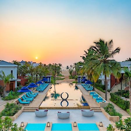 Azaya Beach Resort Goa Бенаулим Экстерьер фото