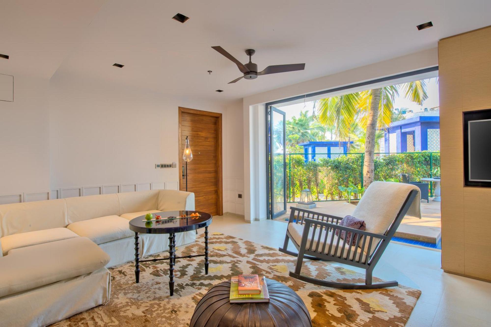 Azaya Beach Resort Goa Бенаулим Экстерьер фото