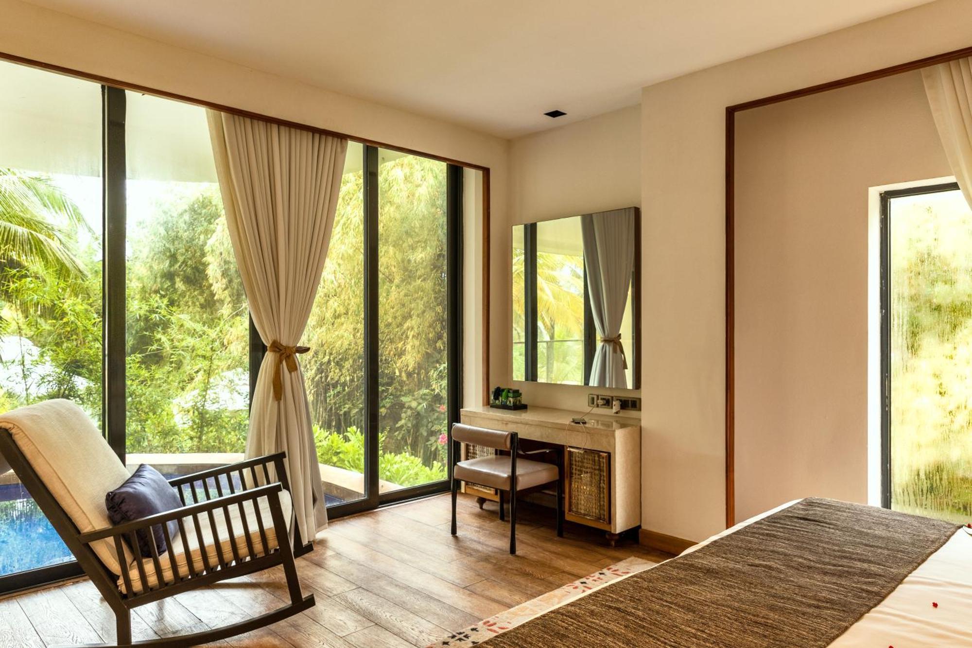 Azaya Beach Resort Goa Бенаулим Экстерьер фото