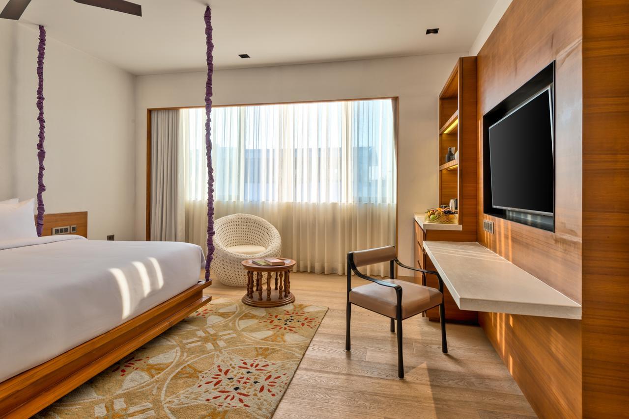 Azaya Beach Resort Goa Бенаулим Экстерьер фото