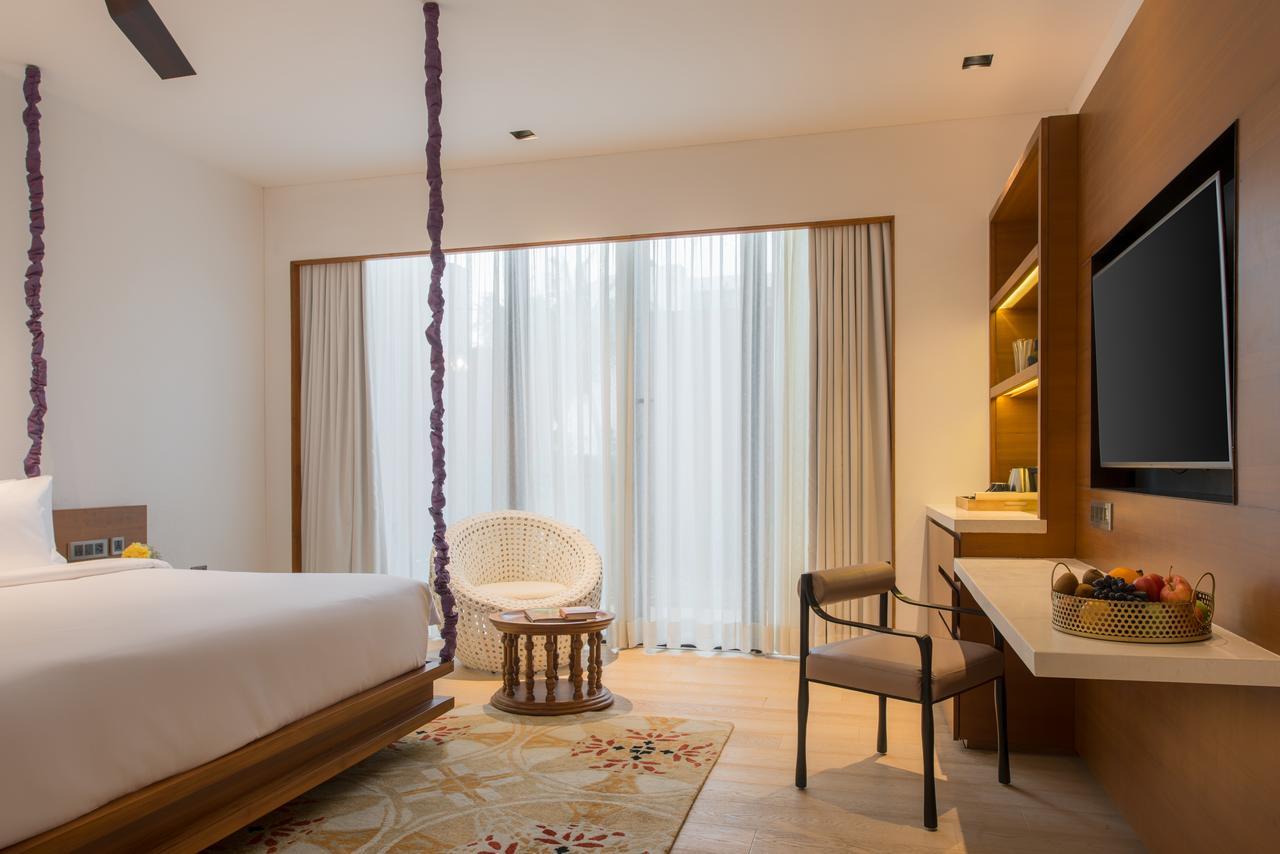 Azaya Beach Resort Goa Бенаулим Экстерьер фото