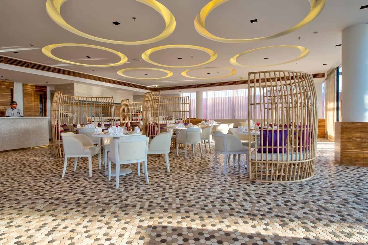 Azaya Beach Resort Goa Бенаулим Экстерьер фото