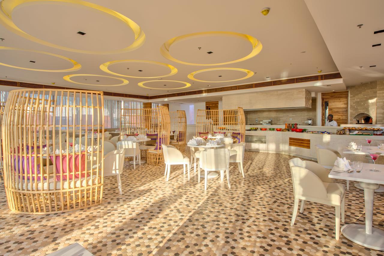Azaya Beach Resort Goa Бенаулим Экстерьер фото