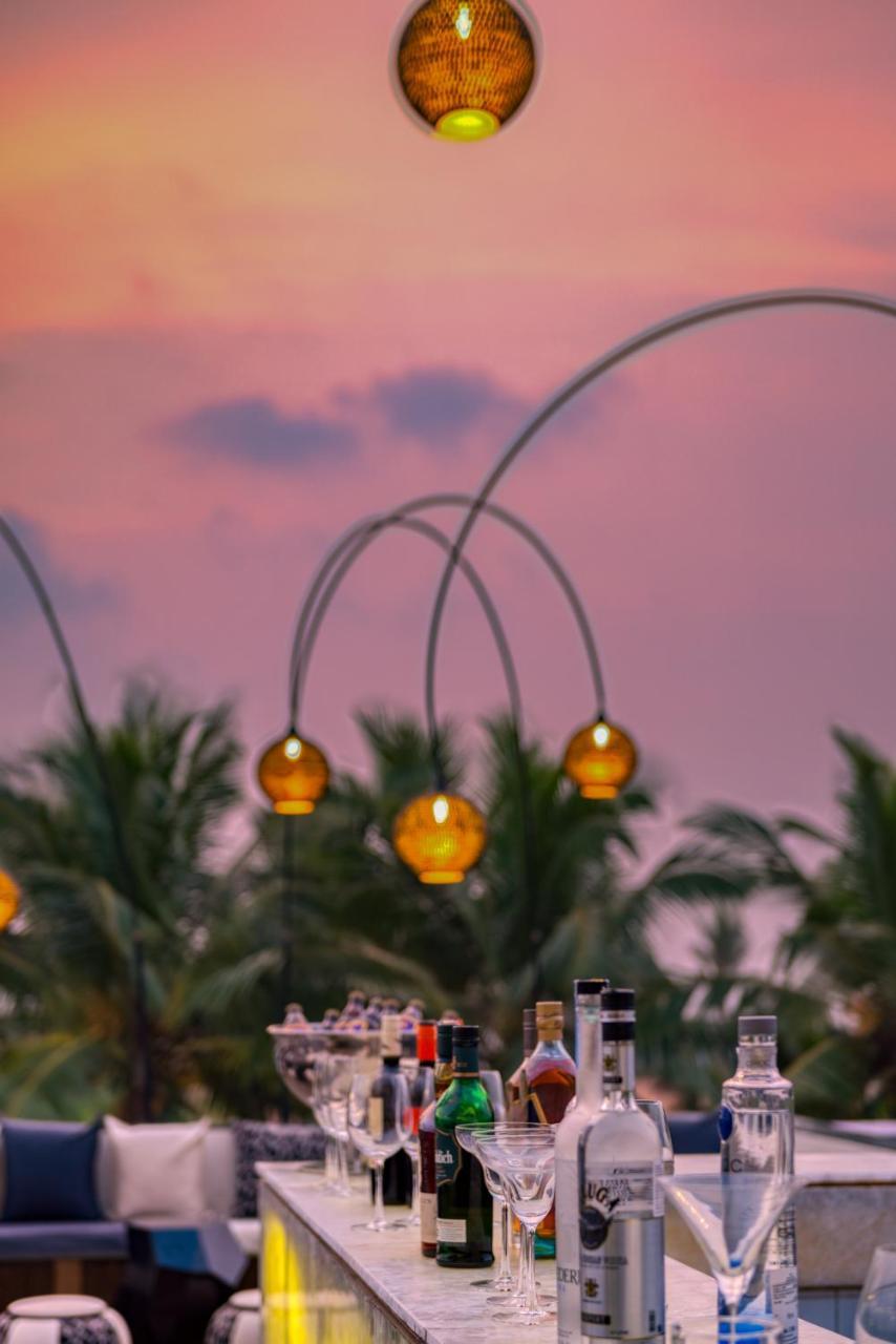 Azaya Beach Resort Goa Бенаулим Экстерьер фото