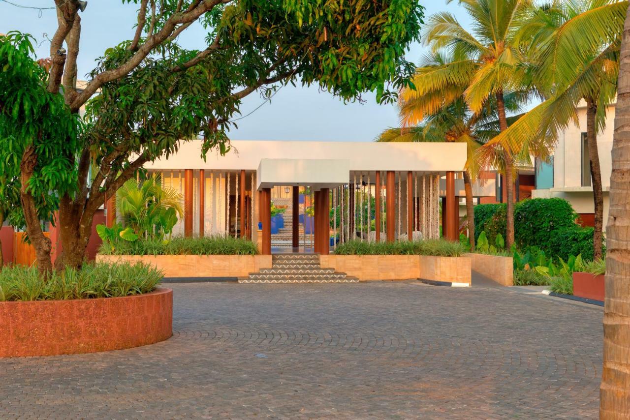 Azaya Beach Resort Goa Бенаулим Экстерьер фото