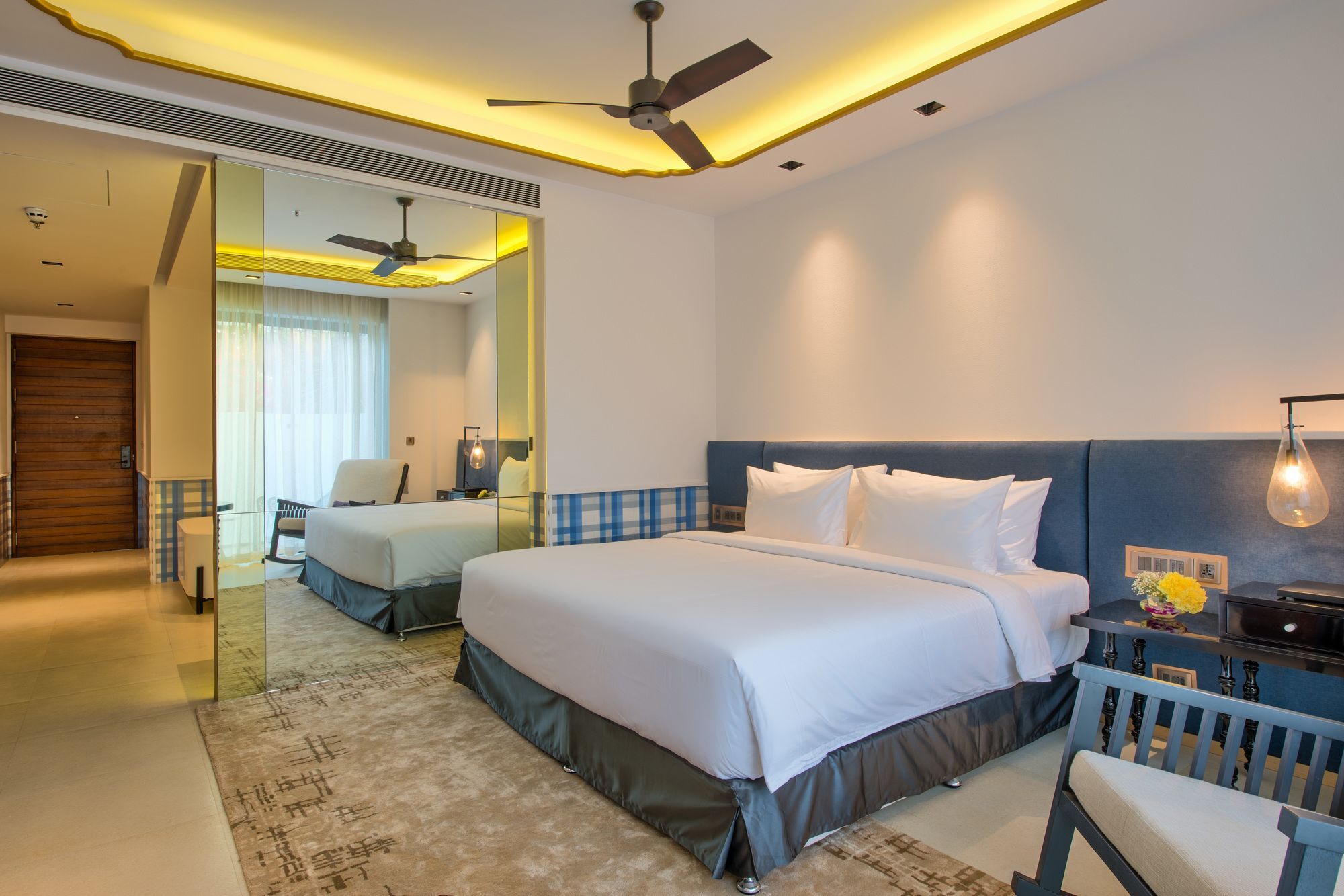 Azaya Beach Resort Goa Бенаулим Экстерьер фото